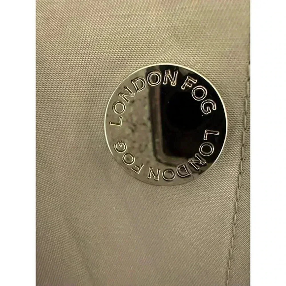 London Fog Women’s Light Gray Single-Breasted Hooded Raincoat Size L - Picture 7 of 10